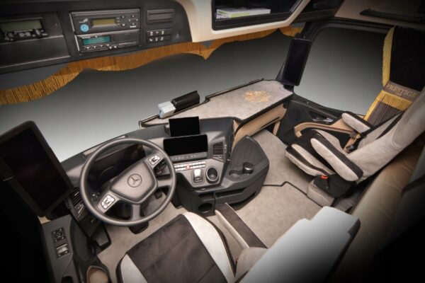 Pokrowce PRESTIGE LINE MERCEDES MP 4 od 2011, MP 5 fotel pasażera nieamortyzowany – 2 pasy nr. 122 - obrazek 2