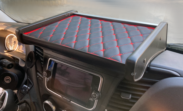Półka środkowa stolik RTV BUS IVECO DAILY od 2015 r. skaj romby czarno-czerwona - obrazek 2