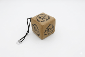 PROPORCZYK KOSTKA WISZĄCA NA SZYBĘ Z PRZYSSAWKĄ 9 x 9 CM SCANIA BEŻ