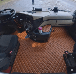 DYWAN PIKOWANY MERCEDES ACTROS MP IV od 2011 MP V od 2019 płaska podłoga SOLOSTAR (salonka) BRĄZOWY