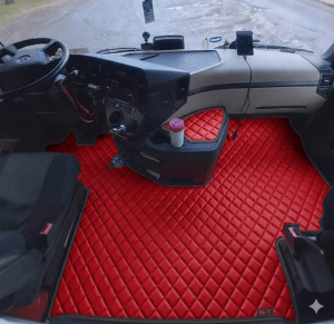 DYWAN PIKOWANY MERCEDES ACTROS MP IV od 2011 MP V od 2019 płaska podłoga SOLOSTAR (salonka) CZERWONY